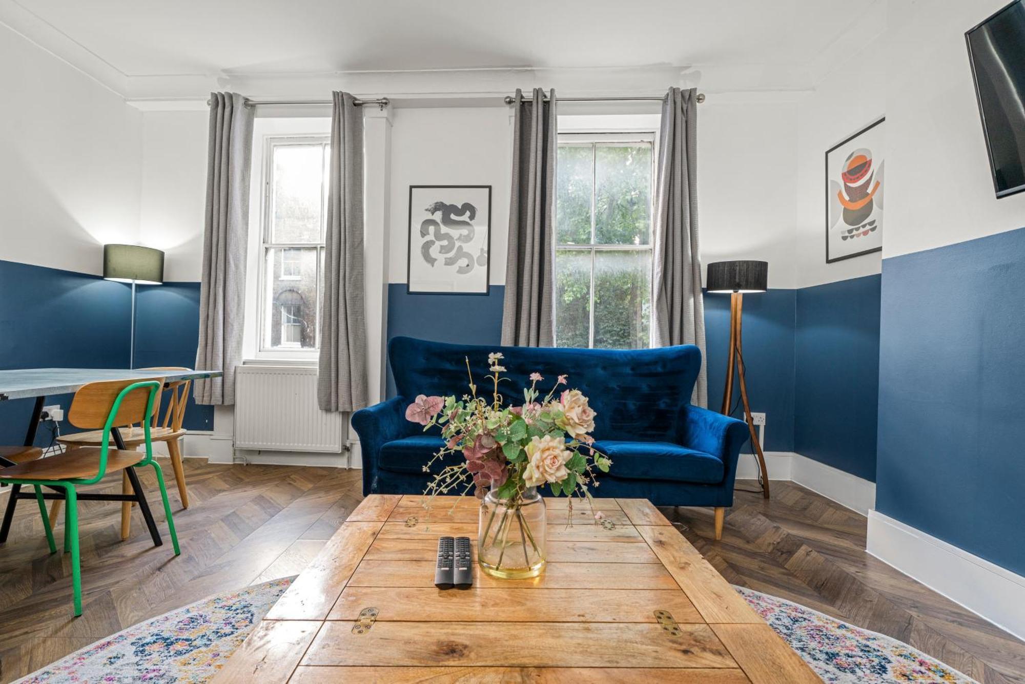 Ferienhaus 5-bedroom In Sleeps 14 London