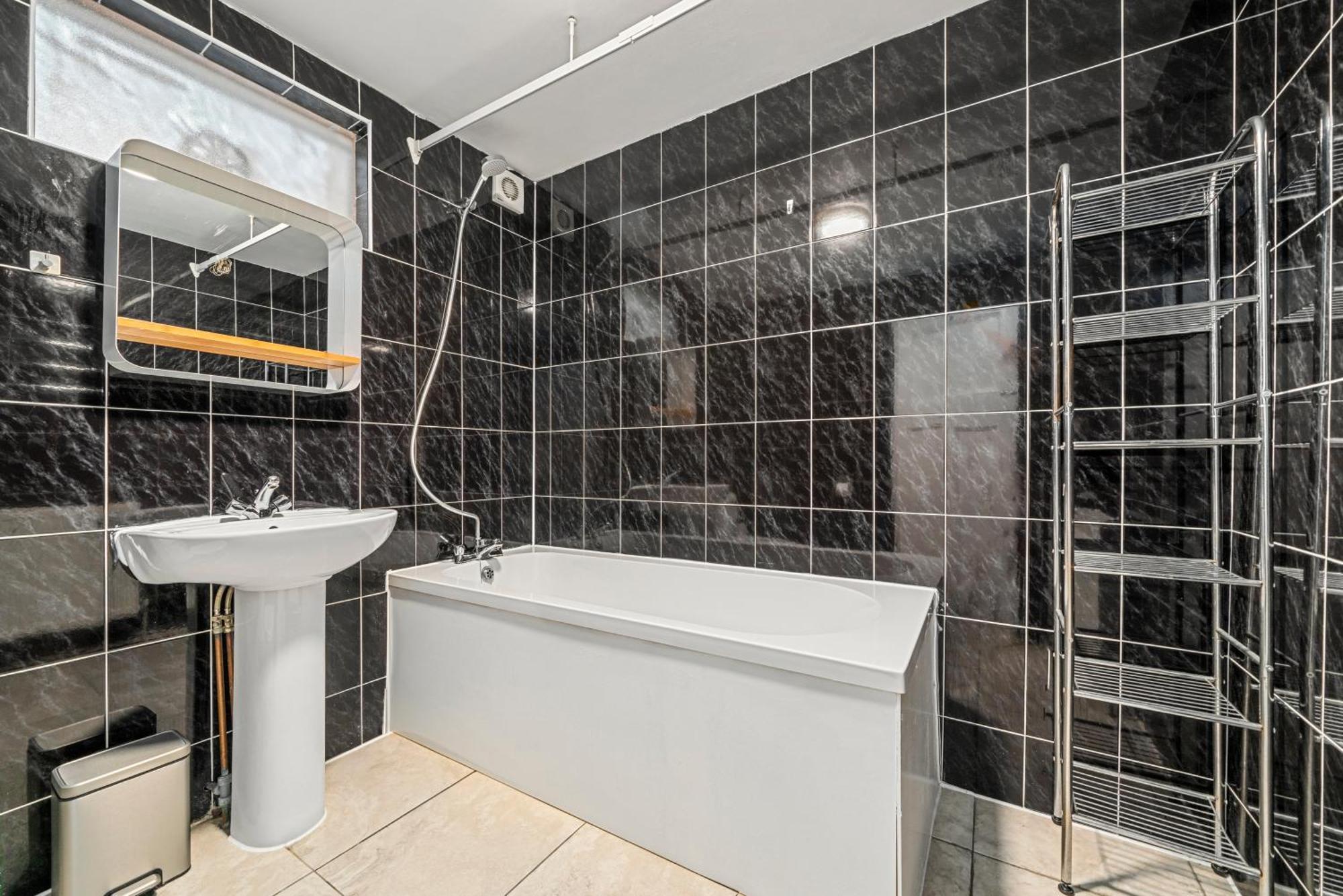 Ferienhaus 5-bedroom In Sleeps 14 London