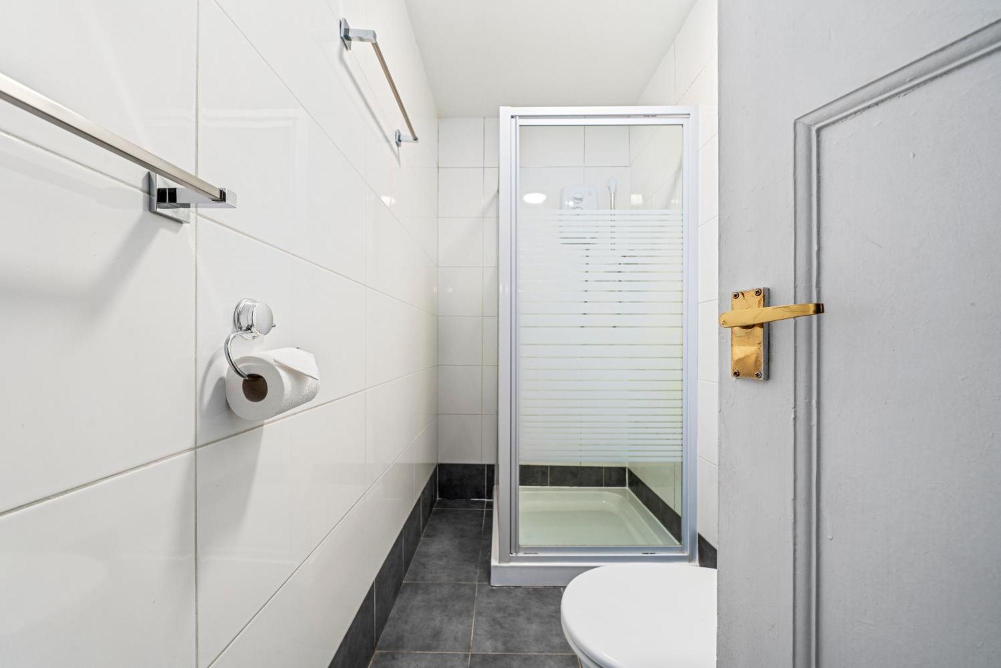 Ferienhaus 5-bedroom In Sleeps 14 London